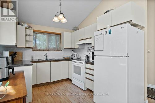 122 Bayview Drive, Greater Napanee (Greater Napanee), ON - Indoor Photo Showing Kitchen With Double Sink