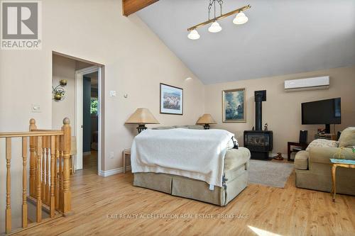 122 Bayview Drive, Greater Napanee (Greater Napanee), ON - Indoor Photo Showing Bedroom
