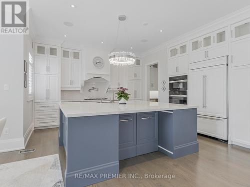 111 Codsell Avenue, Toronto, ON - Indoor Photo Showing Kitchen With Upgraded Kitchen