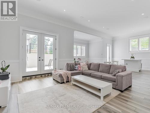 111 Codsell Avenue, Toronto, ON - Indoor Photo Showing Living Room