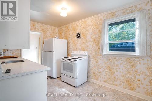 143 Oakside Street, London East (East C), ON - Indoor Photo Showing Kitchen