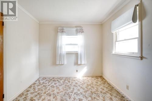 143 Oakside Street, London East (East C), ON - Indoor Photo Showing Other Room