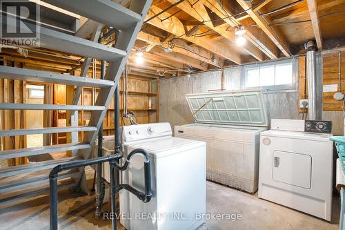143 Oakside Street, London East (East C), ON - Indoor Photo Showing Laundry Room