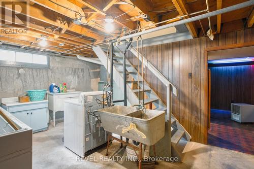 143 Oakside Street, London East (East C), ON - Indoor Photo Showing Laundry Room