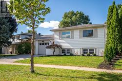 1365 JANINA BOULEVARD  Burlington, ON L7P 1K5