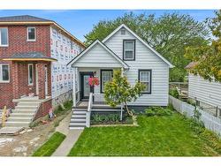 915 MCKAY Avenue  Windsor, ON N9B 2A4