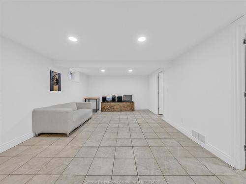 915 Mckay Avenue, Windsor, ON 