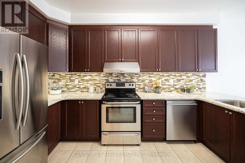 23 Staglin Court, Markham, ON - Indoor Photo Showing Kitchen With Upgraded Kitchen