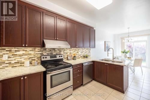 23 Staglin Court, Markham, ON - Indoor Photo Showing Kitchen With Double Sink