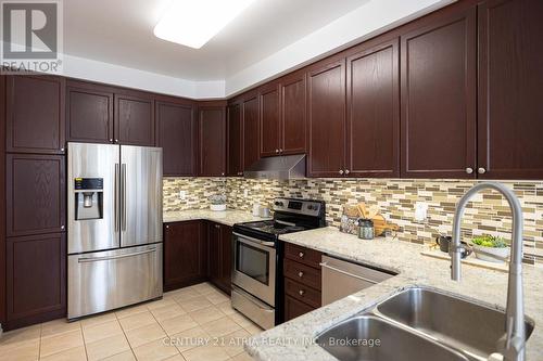 23 Staglin Court, Markham, ON - Indoor Photo Showing Kitchen With Double Sink