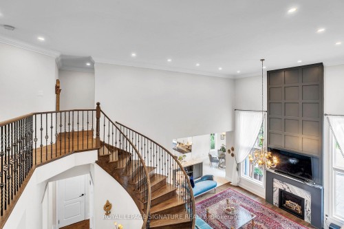 1067 Ivsbridge Boulevard, Newmarket, ON - Indoor With Fireplace