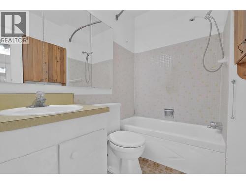 312 Scott Avenue, Penticton, BC - Indoor Photo Showing Bathroom