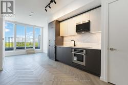 818 - 689 THE QUEENSWAY STREET  Toronto, ON M8Y 1L1