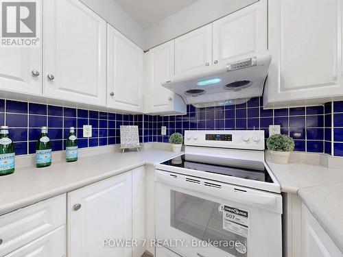 147 - 415 Jarvis Street, Toronto, ON - Indoor Photo Showing Kitchen