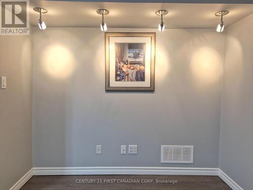 15 Mohican Drive, Woodstock (Woodstock - North), ON - Indoor Photo Showing Other Room