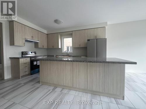 9 Kenneth Appleton Avenue, Richmond Hill, ON - Indoor Photo Showing Kitchen