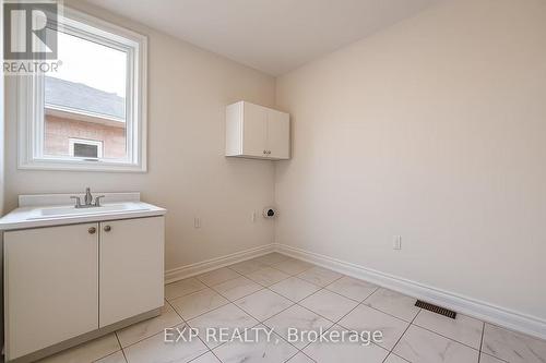 9 Kenneth Appleton Avenue, Richmond Hill, ON - Indoor