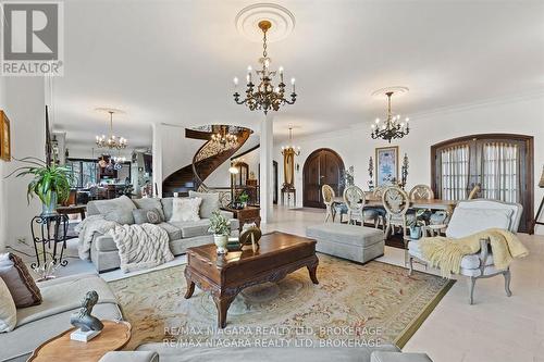 358C Martindale Road, St. Catharines (Martindale Pond), ON - Indoor Photo Showing Living Room