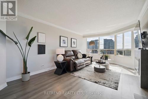 826 - 32 CLARISSA DRIVE  Richmond Hill, ON L4C 9R7