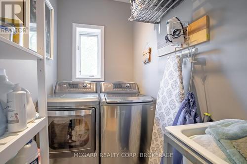 Upper laundry with tub & window - 64 Yates Street, St. Catharines (Downtown), ON - Indoor Photo Showing Laundry Room