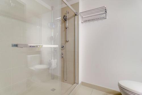 Salle de bains - 554-1414 Rue Chomedey, Montréal (Ville-Marie), QC - Indoor Photo Showing Bathroom