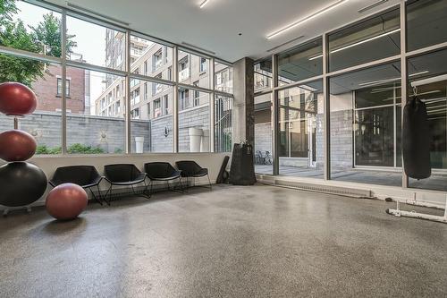 Salle d'exercice - 554-1414 Rue Chomedey, Montréal (Ville-Marie), QC - Indoor Photo Showing Other Room