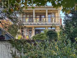 105 STANLEY AVENUE  Ottawa, ON K1M 1N8