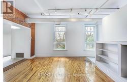 18 - 121 PRESCOTT AVENUE  Toronto, ON M6N 3G8