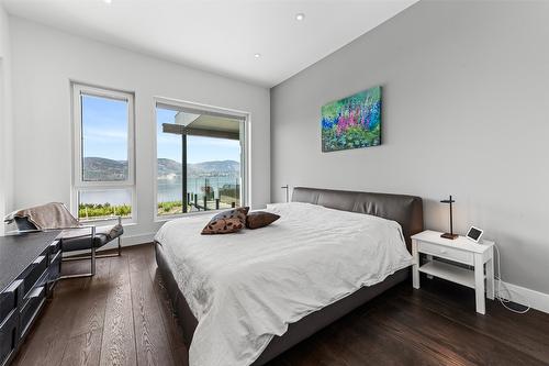 2805 Aikins Loop, Naramata, BC - Indoor Photo Showing Bedroom