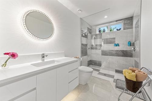 2805 Aikins Loop, Naramata, BC - Indoor Photo Showing Bathroom