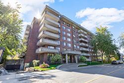 208-5740 Av. Rembrandt  Côte-Saint-Luc, QC H4W 2Z2