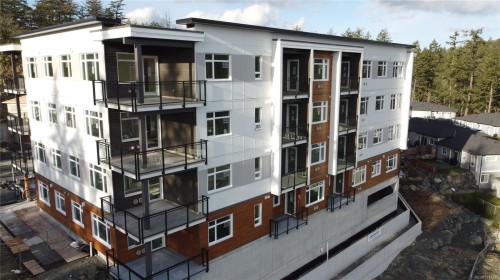 402-2000 West Park Lane, View Royal, BC - Outdoor