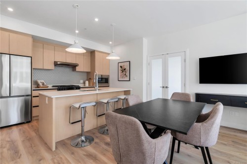 401-2000 West Park Lane, View Royal, BC - Indoor