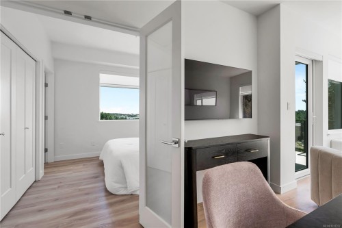 401-2000 West Park Lane, View Royal, BC - Indoor