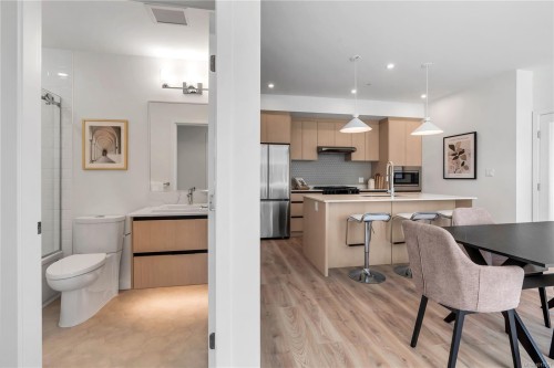 401-2000 West Park Lane, View Royal, BC - Indoor