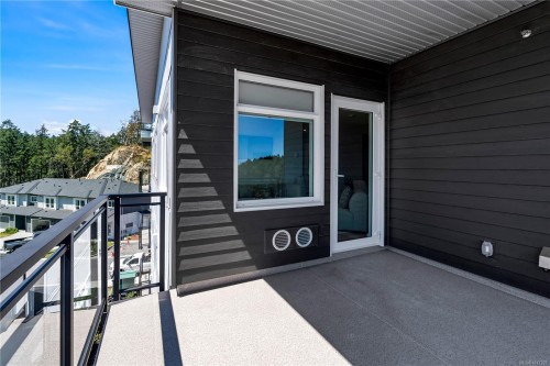 401-2000 West Park Lane, View Royal, BC - Outdoor With Exterior