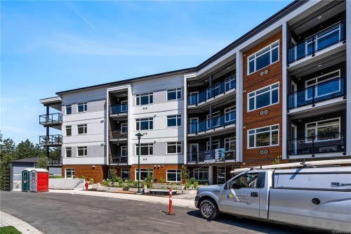 401-2000 West Park Lane, View Royal, BC - Outdoor With Facade