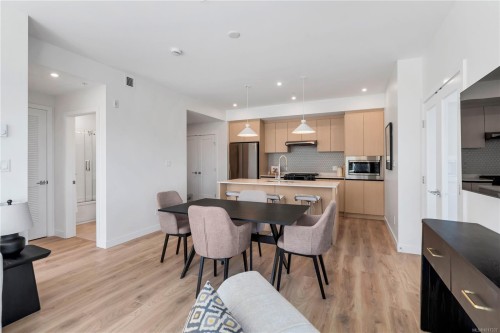 401-2000 West Park Lane, View Royal, BC - Indoor