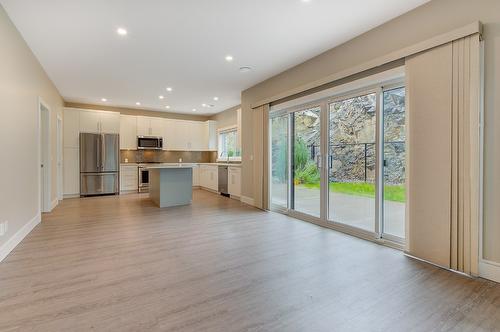 788 Acadia Street, Kelowna, BC - Indoor Photo Showing Kitchen