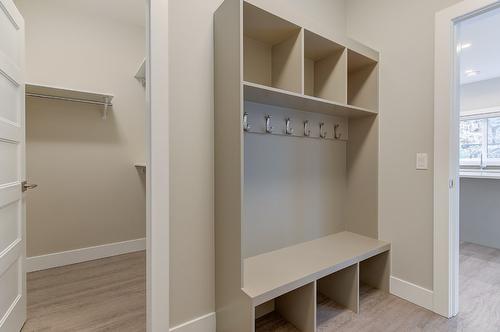 788 Acadia Street, Kelowna, BC - Indoor