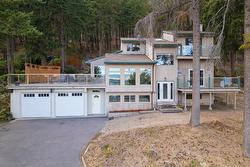 1644 SCOTT Crescent  West Kelowna, BC V1Z 2Y2