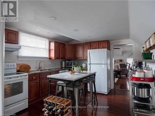 193 Vine Street, St. Catharines (Fairview), ON - Indoor Photo Showing Kitchen With Double Sink