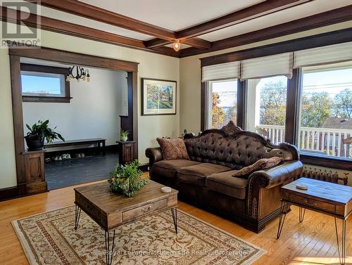 702 Rorke Avenue, Temiskaming Shores (Haileybury), ON - Indoor Photo Showing Living Room