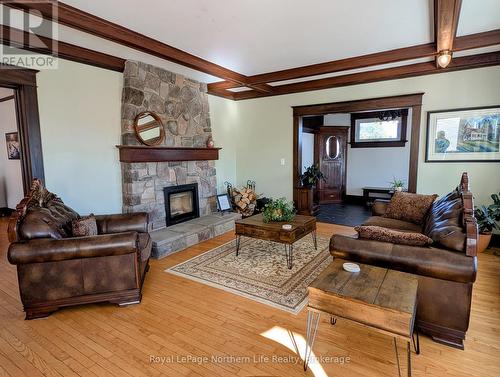 702 Rorke Avenue, Temiskaming Shores (Haileybury), ON - Indoor Photo Showing Living Room With Fireplace