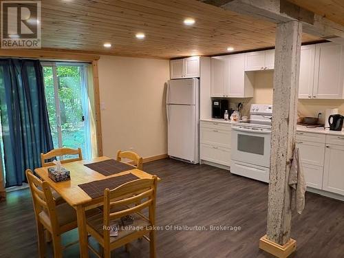 15588 Highway 35, Algonquin Highlands (Stanhope), ON - Indoor Photo Showing Kitchen