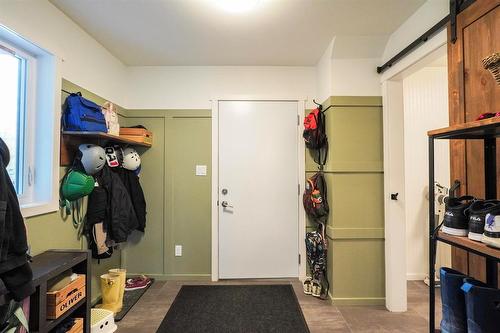 8 Ravenhill Drive, Kleefeld, MB - Indoor