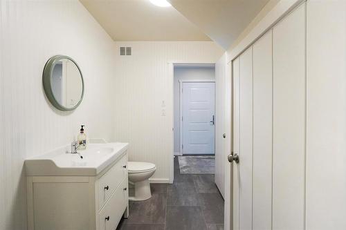 8 Ravenhill Drive, Kleefeld, MB - Indoor Photo Showing Bathroom