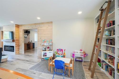 8 Ravenhill Drive, Kleefeld, MB - Indoor Photo Showing Other Room