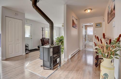 Vue - 2 2E Avenue, Saint-Thomas, QC - Indoor Photo Showing Other Room