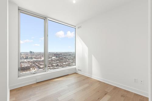Bedroom - 2205-1020 Rue De La Montagne, Montréal (Ville-Marie), QC - Indoor Photo Showing Other Room